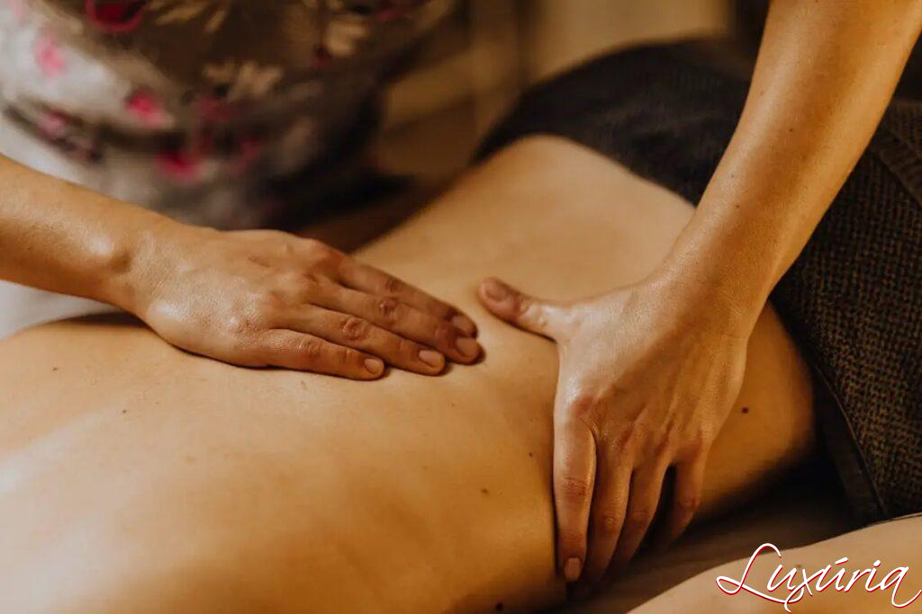 Como levar a acompanhante à loucura durante a sessão de massagem sensual?